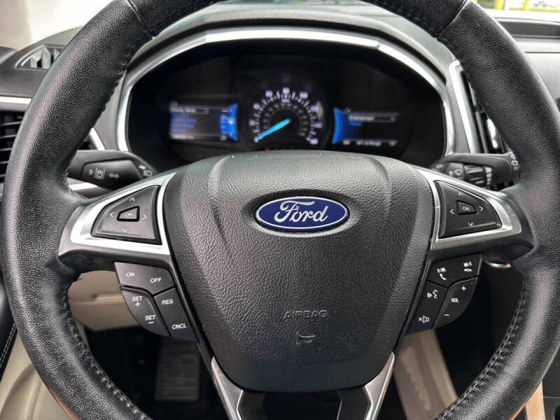 2021 Ford Edge Titanium