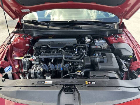 2024 Hyundai Elantra SE