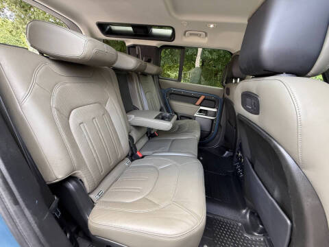 2020 Land Rover Defender 110 SE