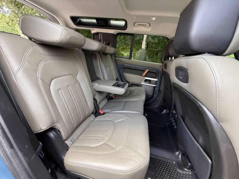 2020 Land Rover Defender 110 SE