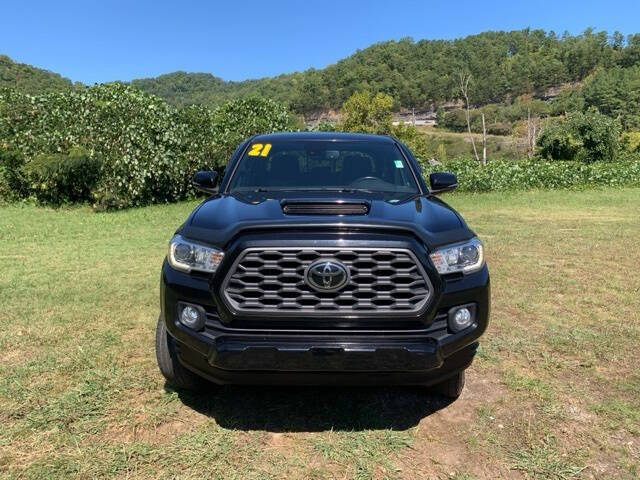 Used 2021 Toyota Tacoma TRD Sport with VIN 5TFDZ5BN6MX056504 for sale in Hazard, KY