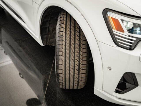 2021 Audi e-tron quattro Premium