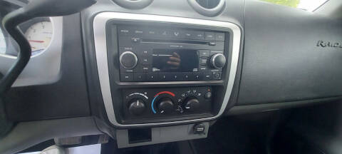 2008 Mitsubishi Raider LS