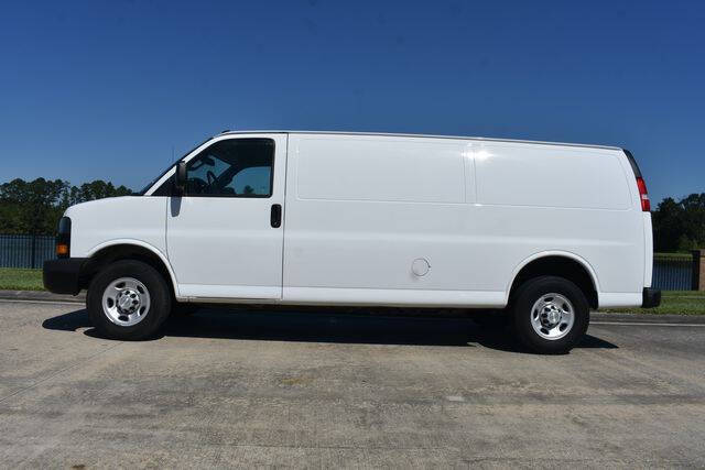 2023 Chevrolet Express 2500