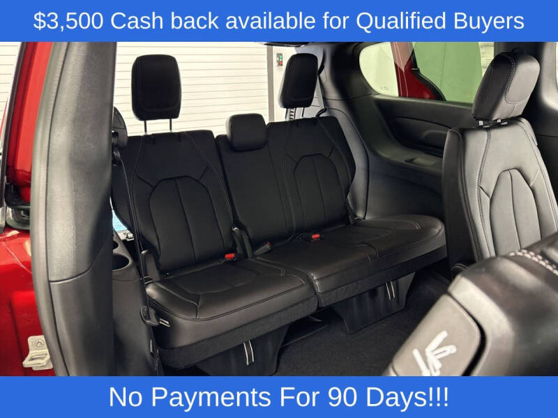 2026 Chrysler Pacifica Select
