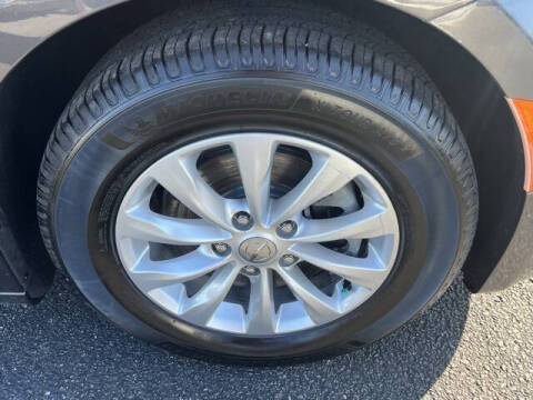 2017 Chrysler Pacifica Touring-L