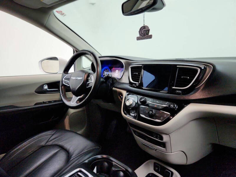 2020 Chrysler Pacifica Touring L Plus