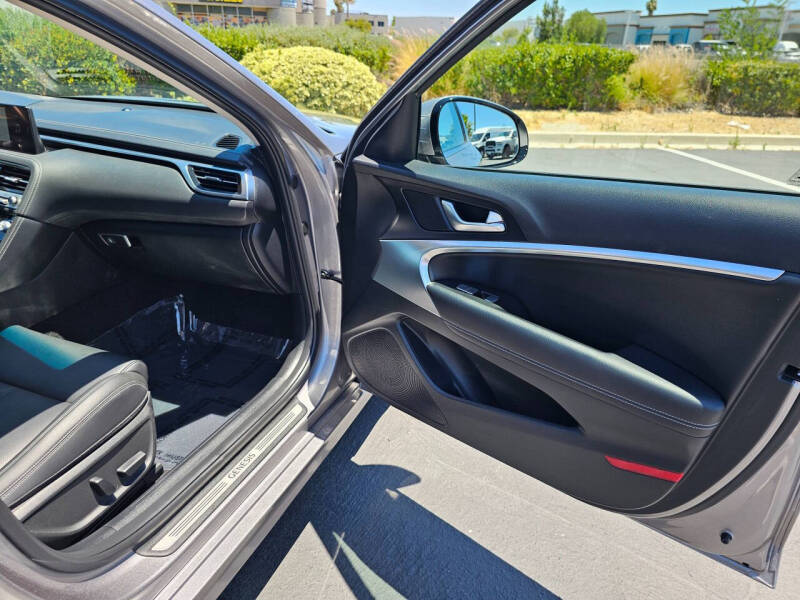 2025 Genesis G70