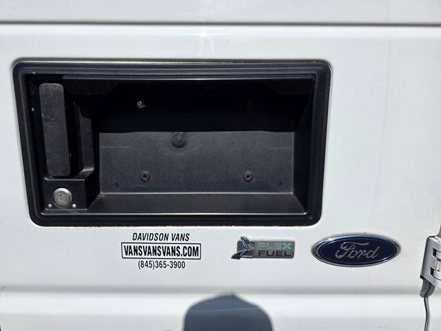 2011 Ford E-Series E-350 SD