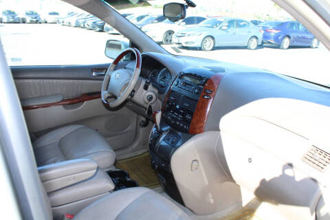 2004 Toyota Sienna XLE Limited 7 Passenger