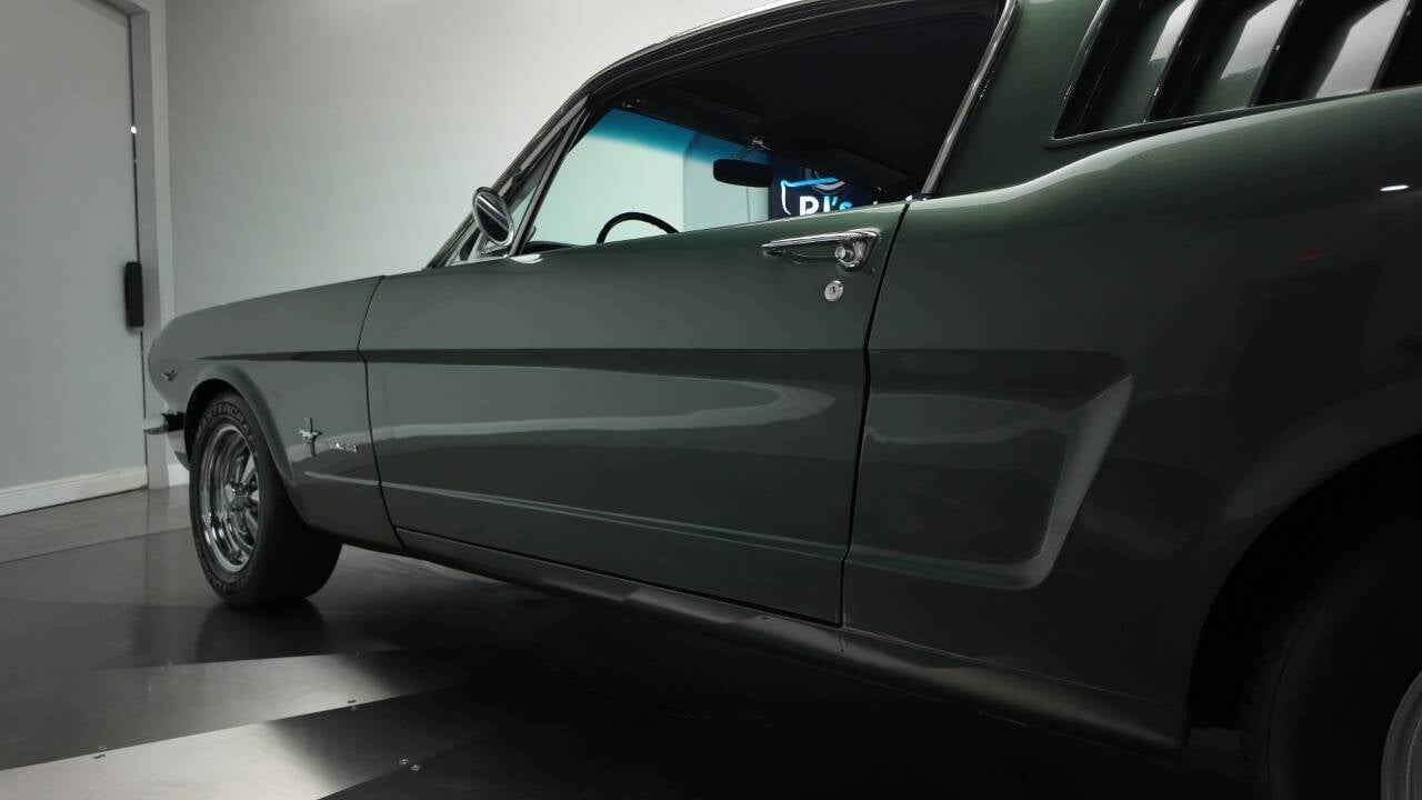 1965 Ford Mustang 32