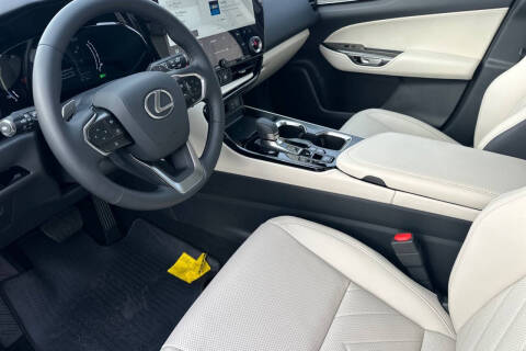 2026 Lexus NX 450h+ Luxury