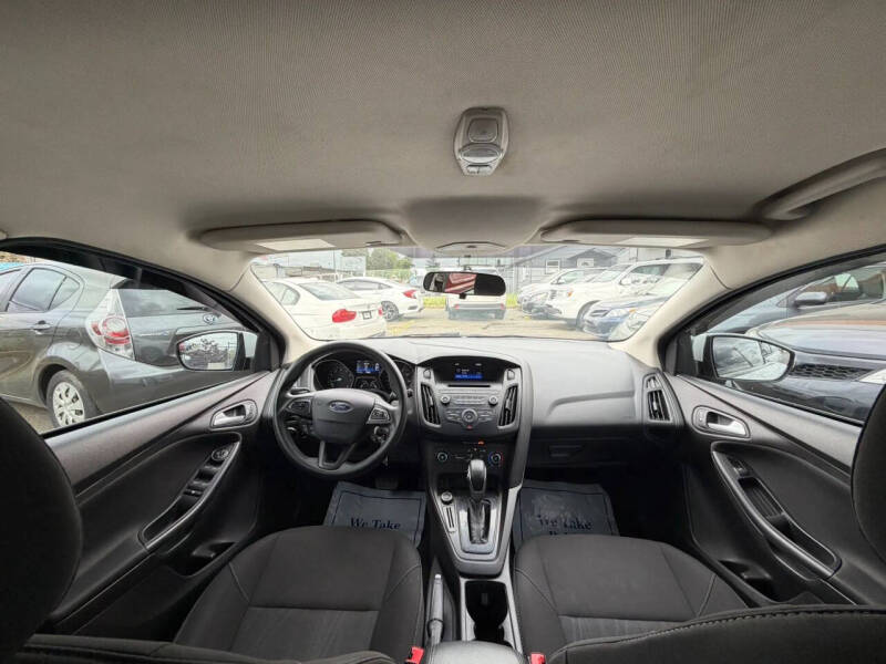 2017 Ford Focus SE