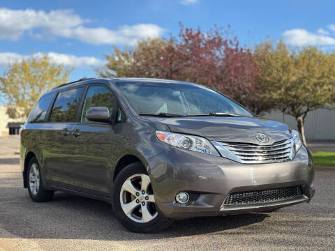 2017 Toyota Sienna LE 8-Passenger