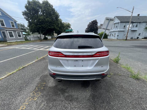 2016 Lincoln MKC Select