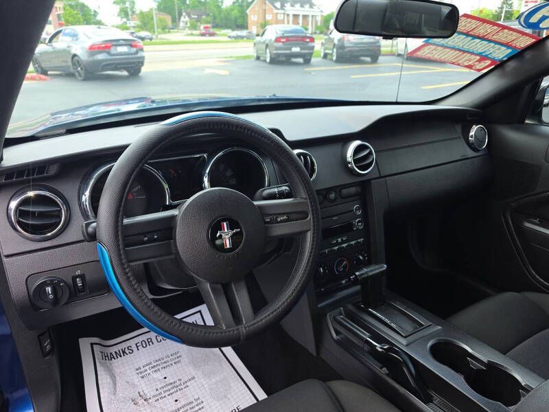 2009 Ford Mustang V6 Deluxe