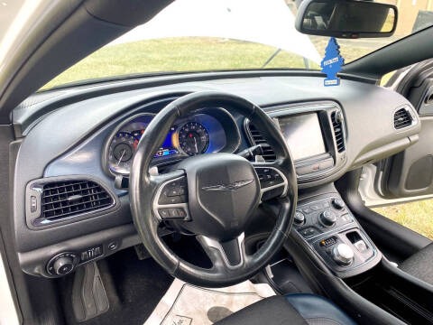 2016 Chrysler 200 S