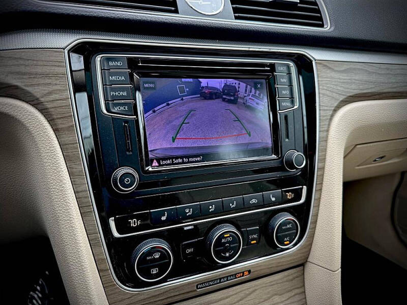 2017 Volkswagen Passat 1.8T SE