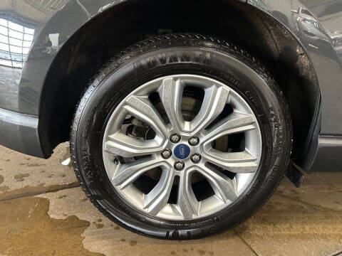 2021 Ford Edge Titanium