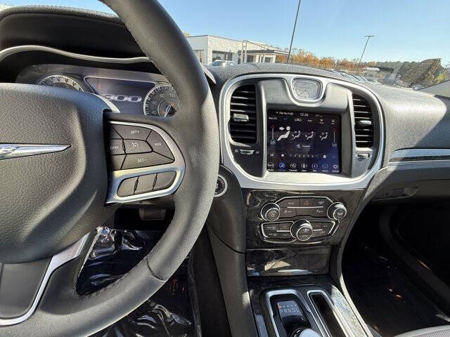 2023 Chrysler 300 Touring L