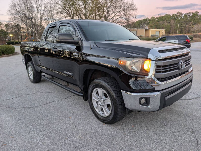 2015 Toyota Tundra SR's photo