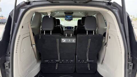 2017 Chrysler Pacifica Hybrid Premium