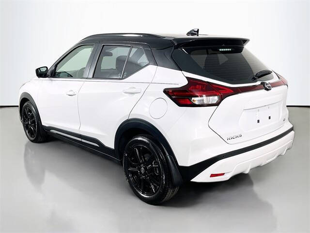 2022 Nissan Kicks SR