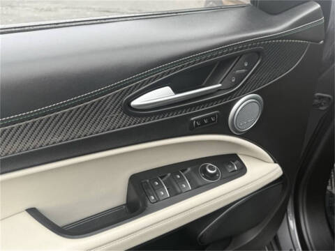 2021 Alfa Romeo Stelvio Quadrifoglio