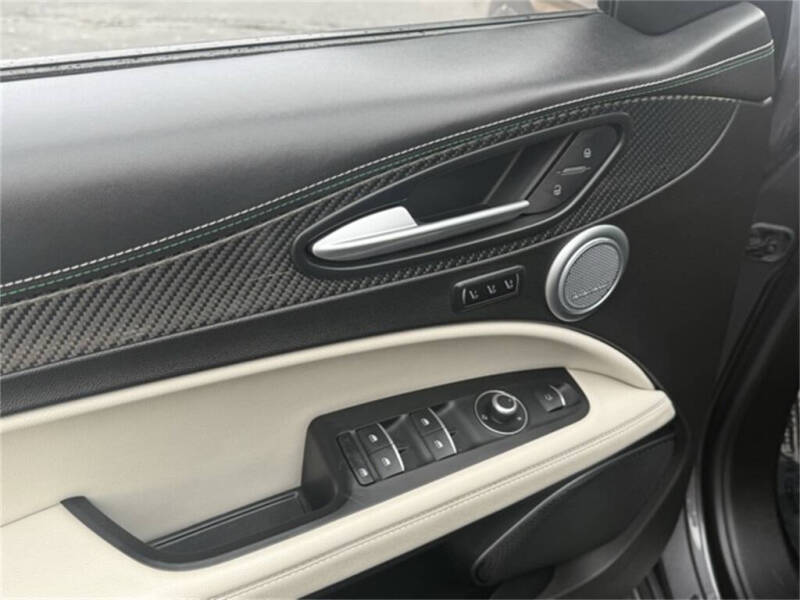 2021 Alfa Romeo Stelvio Quadrifoglio