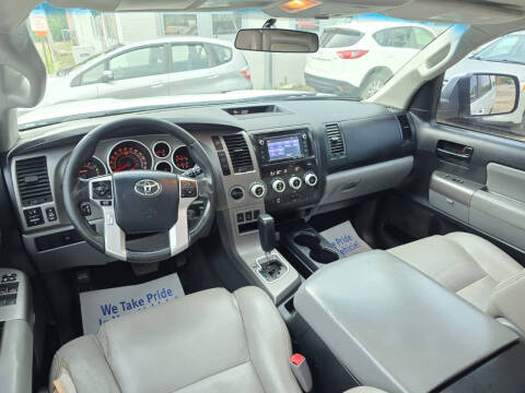2014 Toyota Sequoia SR5