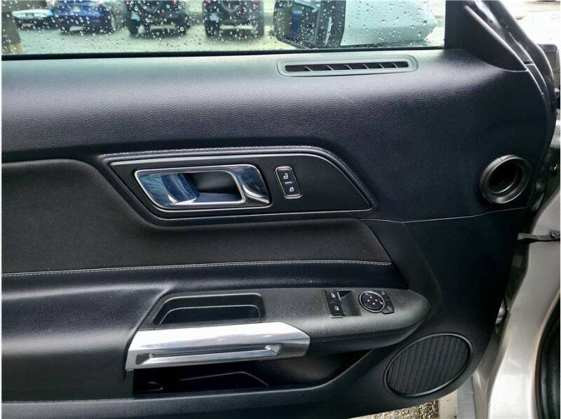 2015 Ford Mustang V6