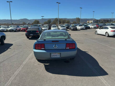2006 Ford Mustang V6 Deluxe