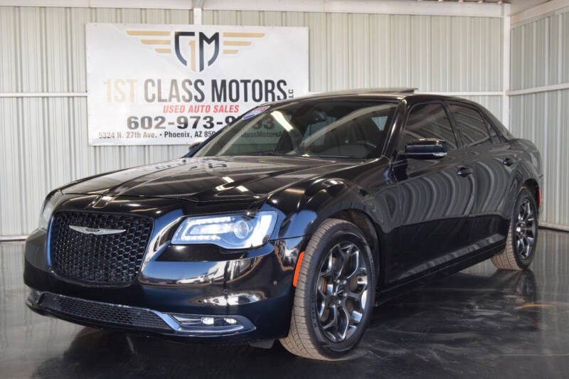 Chrysler 300's photo