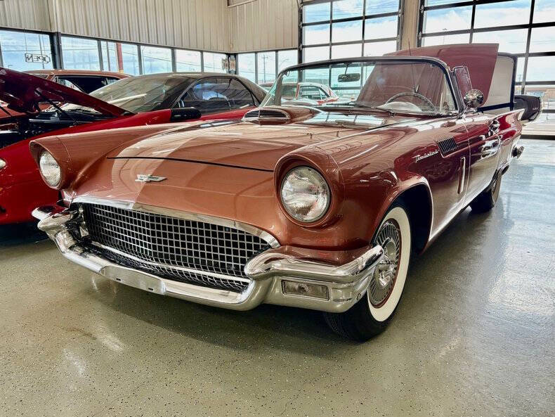 1957 Ford Thunderbird