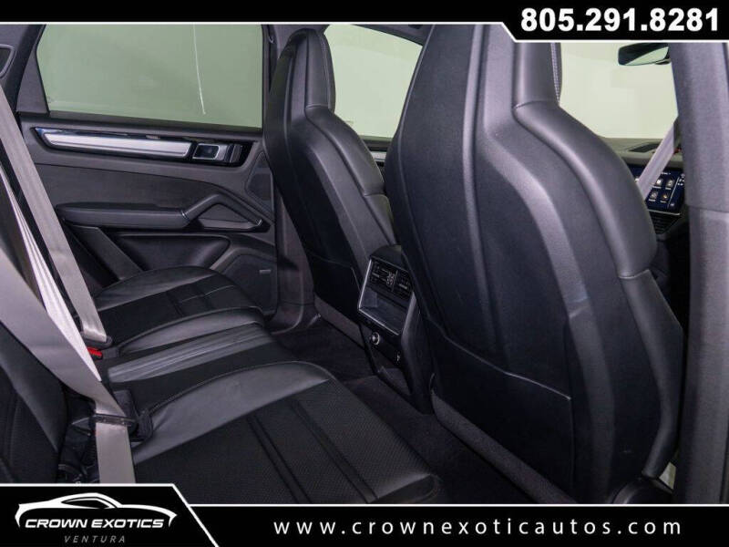 2023 Porsche Cayenne Platinum Edition