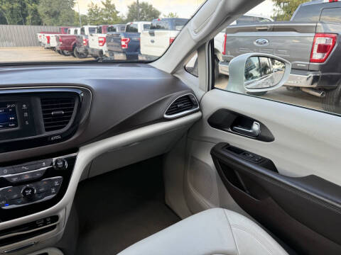 2017 Chrysler Pacifica Touring-L