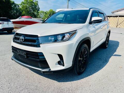 2019 Toyota Highlander for sale at G. B. ENTERPRISES LLC in Crossville AL