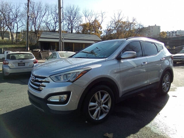 Hyundai Santa Fe's photo