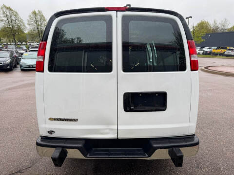 2024 Chevrolet Express 2500