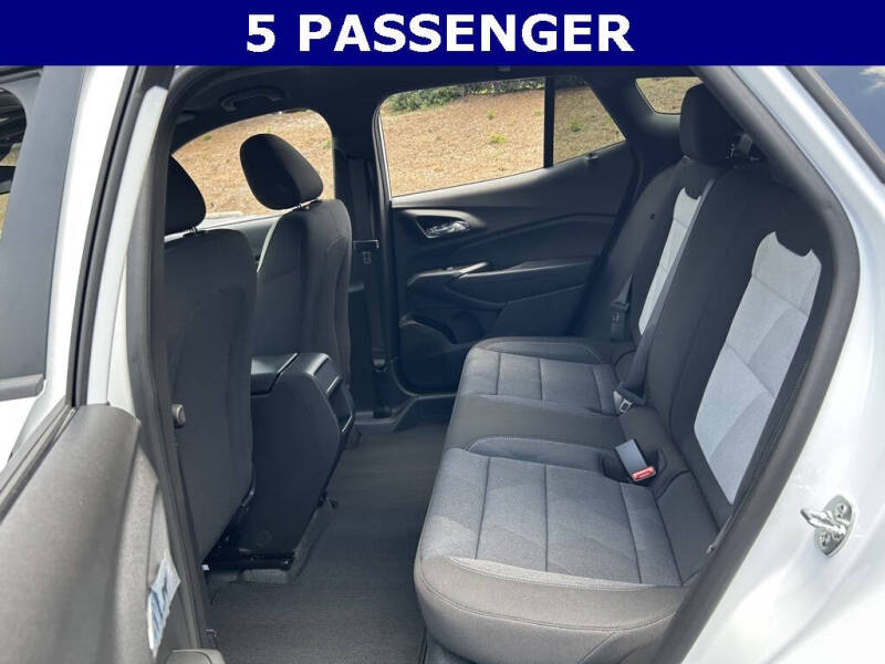 2025 Chevrolet Trax RS