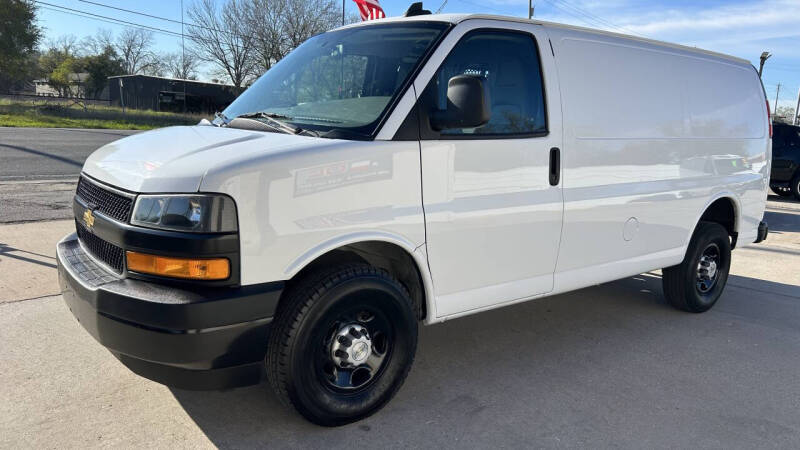 2022 Chevrolet Express 2500