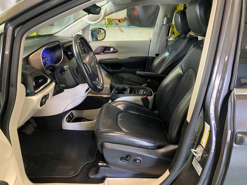 2017 Chrysler Pacifica Touring Plus