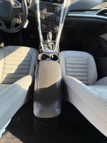 2014 Ford Fusion S