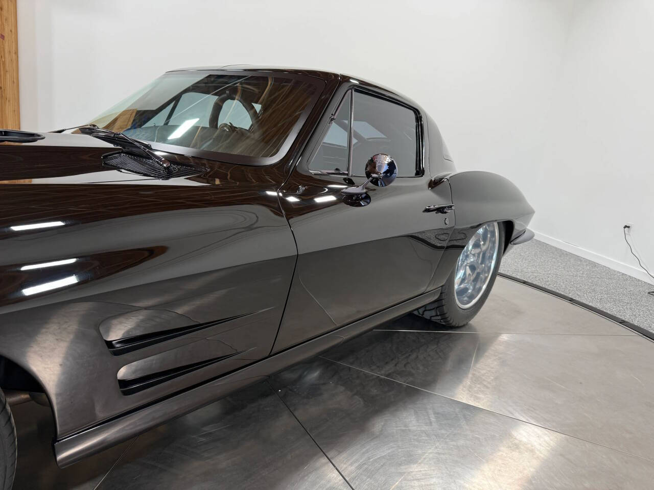 1966 Chevrolet Corvette 21