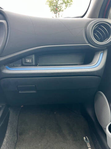 2013 Toyota Prius c One