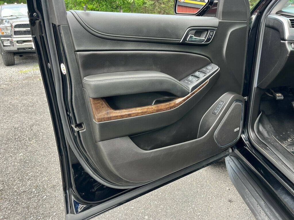 2019 Chevrolet Suburban 17