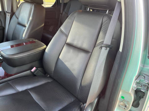 2010 Cadillac Escalade Luxury