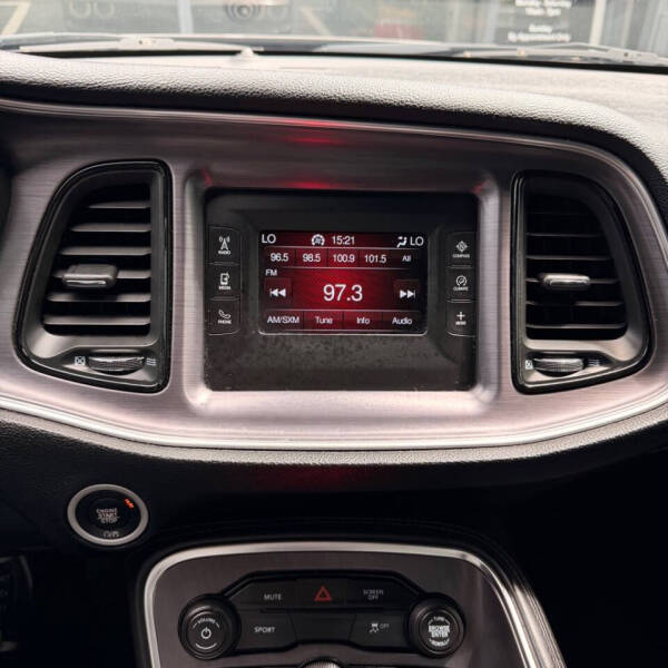 2017 Dodge Challenger SXT
