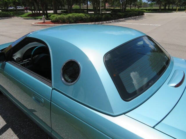 2002 Ford Thunderbird Deluxe