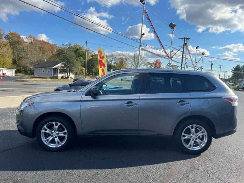 2014 Mitsubishi Outlander ES